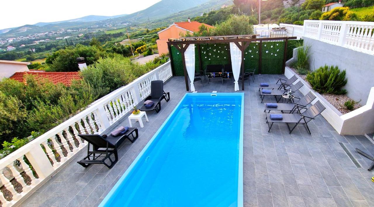 Sunny Holiday House With Pool Kaštela Εξωτερικό φωτογραφία