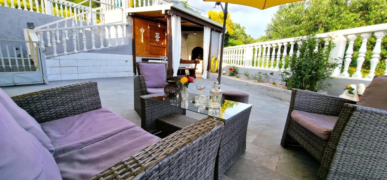Sunny Holiday House With Pool Kaštela Εξωτερικό φωτογραφία
