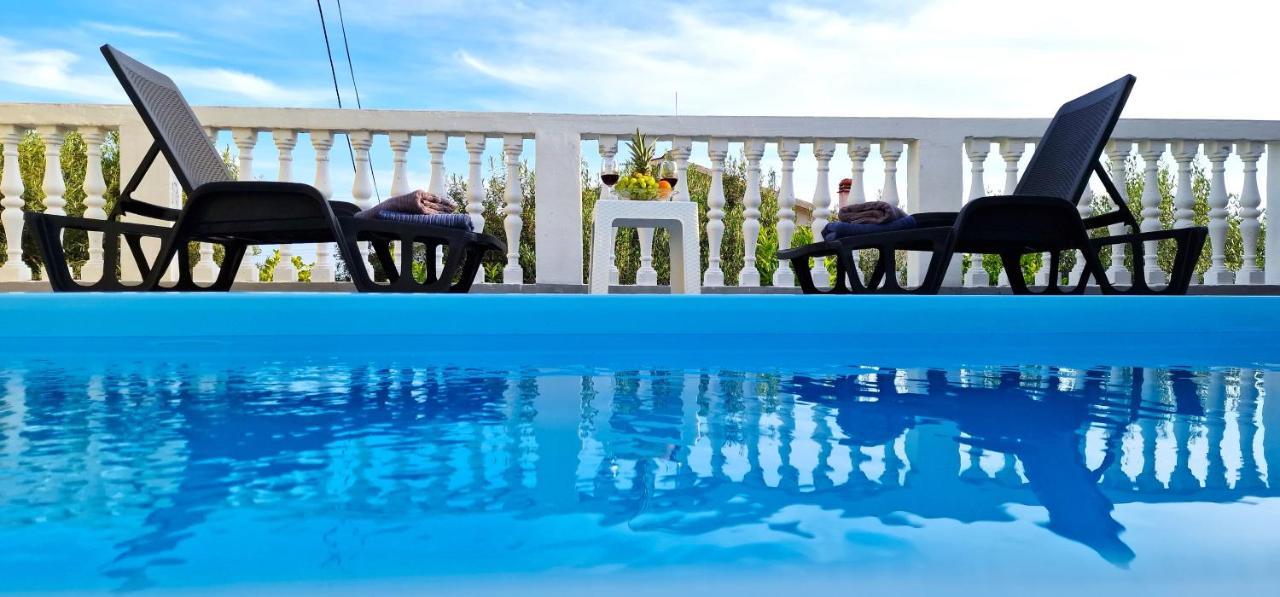 Sunny Holiday House With Pool Kaštela Εξωτερικό φωτογραφία
