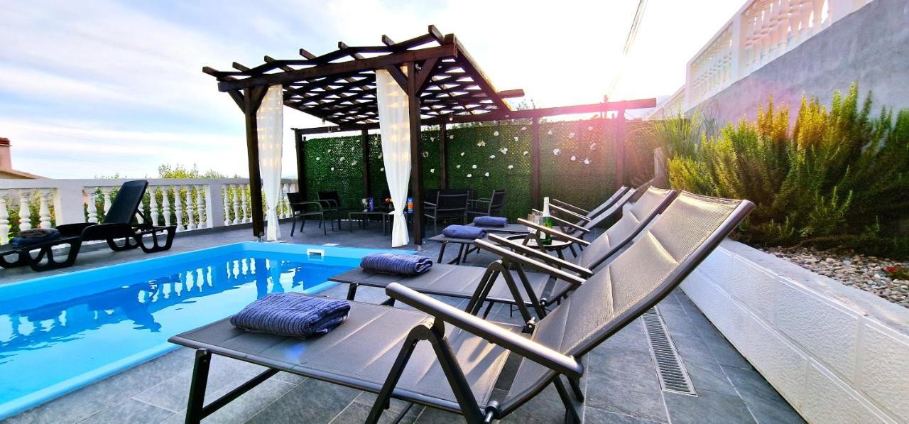 Sunny Holiday House With Pool Kaštela Εξωτερικό φωτογραφία