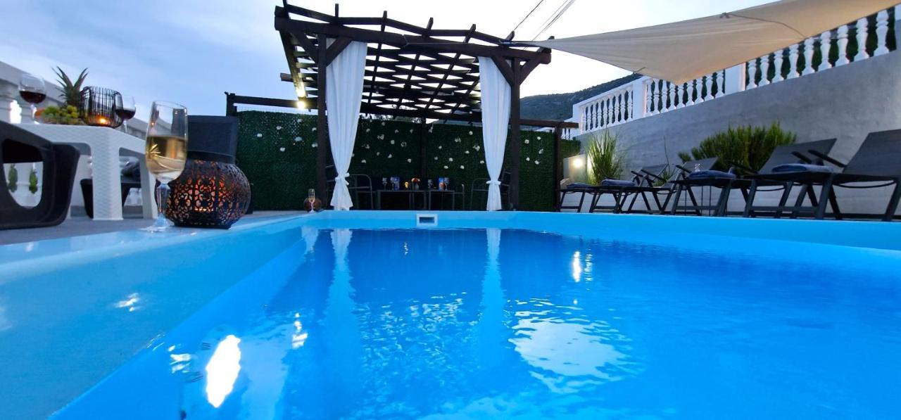 Sunny Holiday House With Pool Kaštela Εξωτερικό φωτογραφία