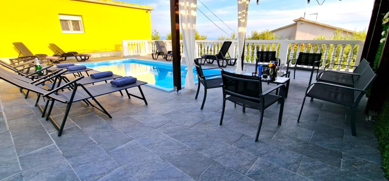 Sunny Holiday House With Pool Kaštela Εξωτερικό φωτογραφία