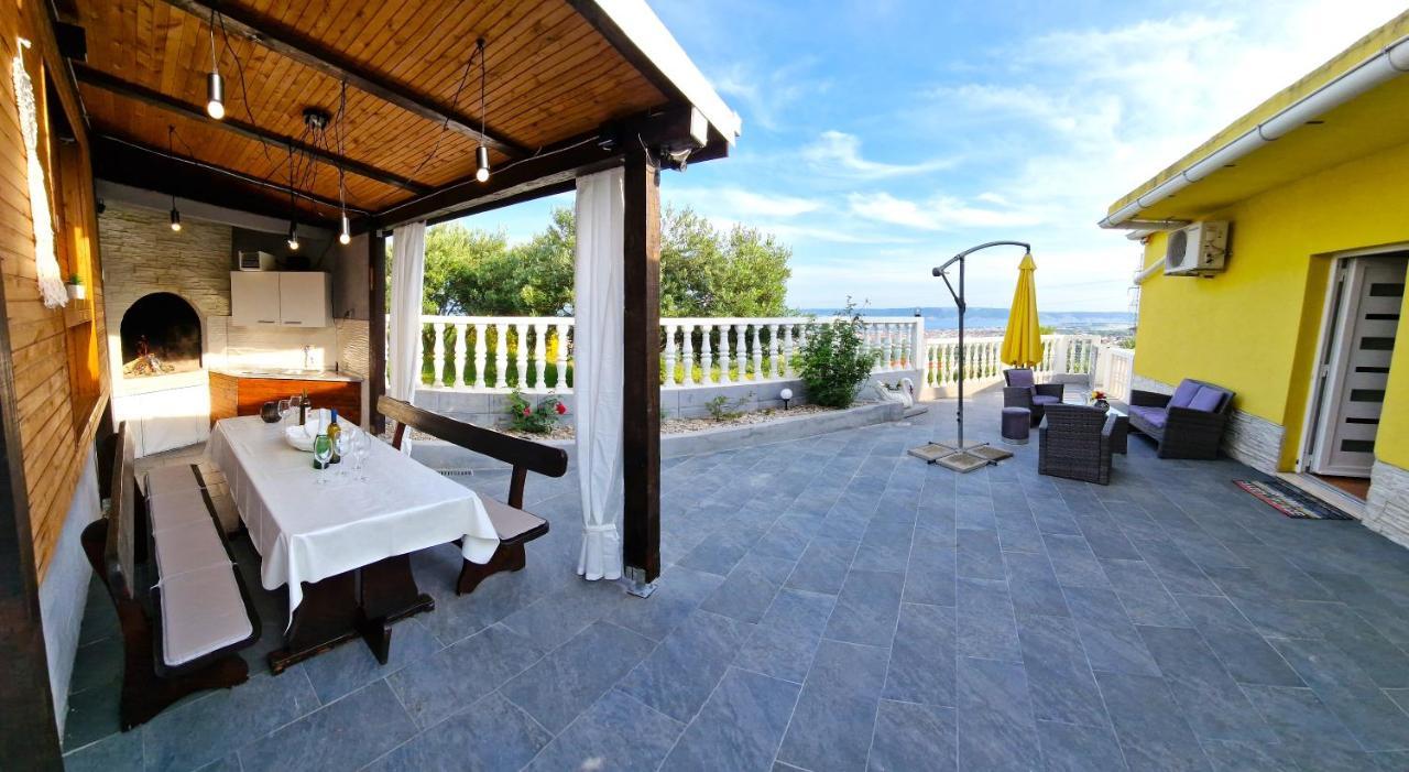 Sunny Holiday House With Pool Kaštela Εξωτερικό φωτογραφία