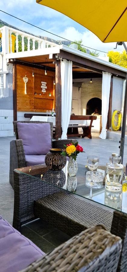 Sunny Holiday House With Pool Kaštela Εξωτερικό φωτογραφία