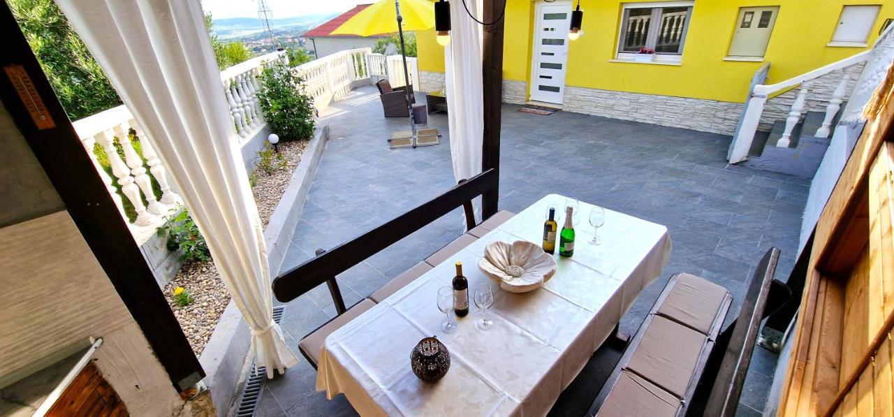Sunny Holiday House With Pool Kaštela Εξωτερικό φωτογραφία