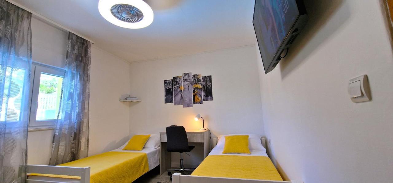 Sunny Holiday House With Pool Kaštela Εξωτερικό φωτογραφία