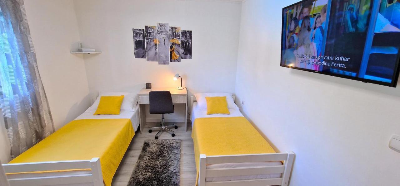 Sunny Holiday House With Pool Kaštela Εξωτερικό φωτογραφία