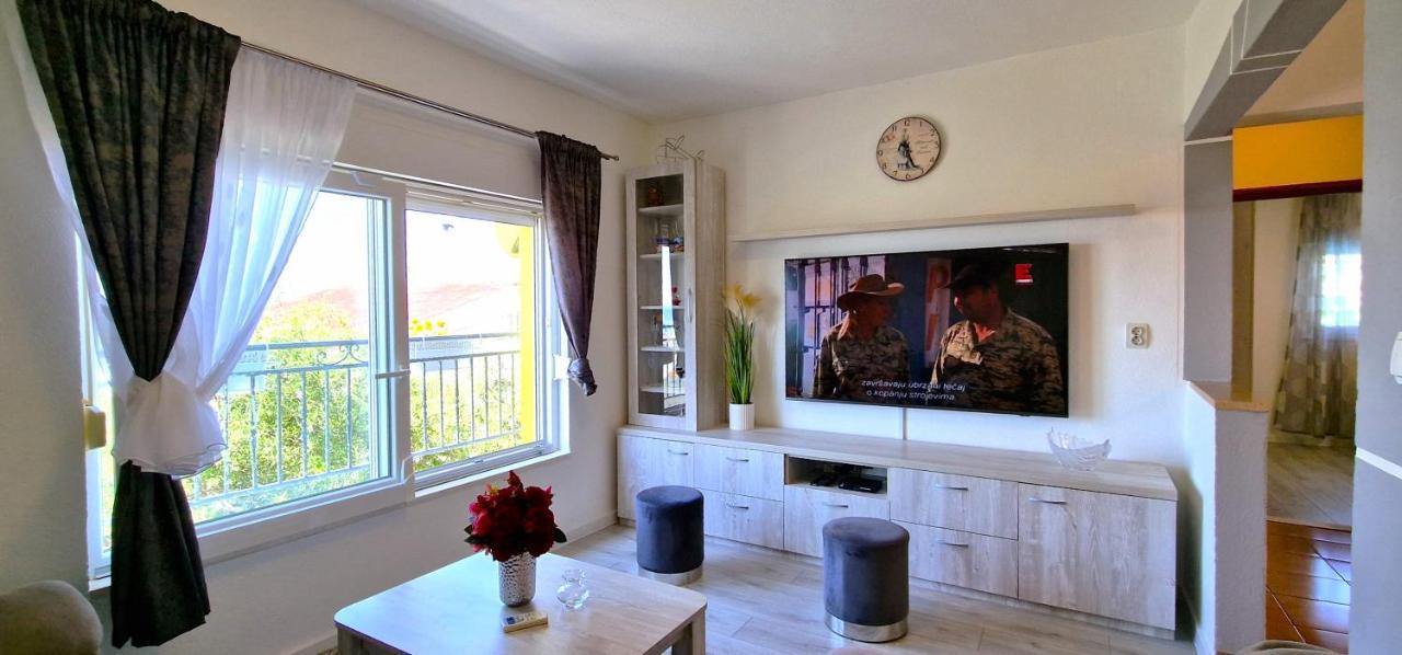 Sunny Holiday House With Pool Kaštela Εξωτερικό φωτογραφία