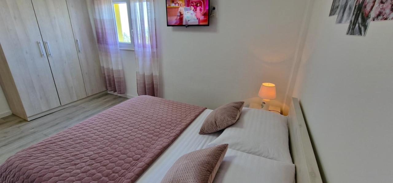 Sunny Holiday House With Pool Kaštela Εξωτερικό φωτογραφία