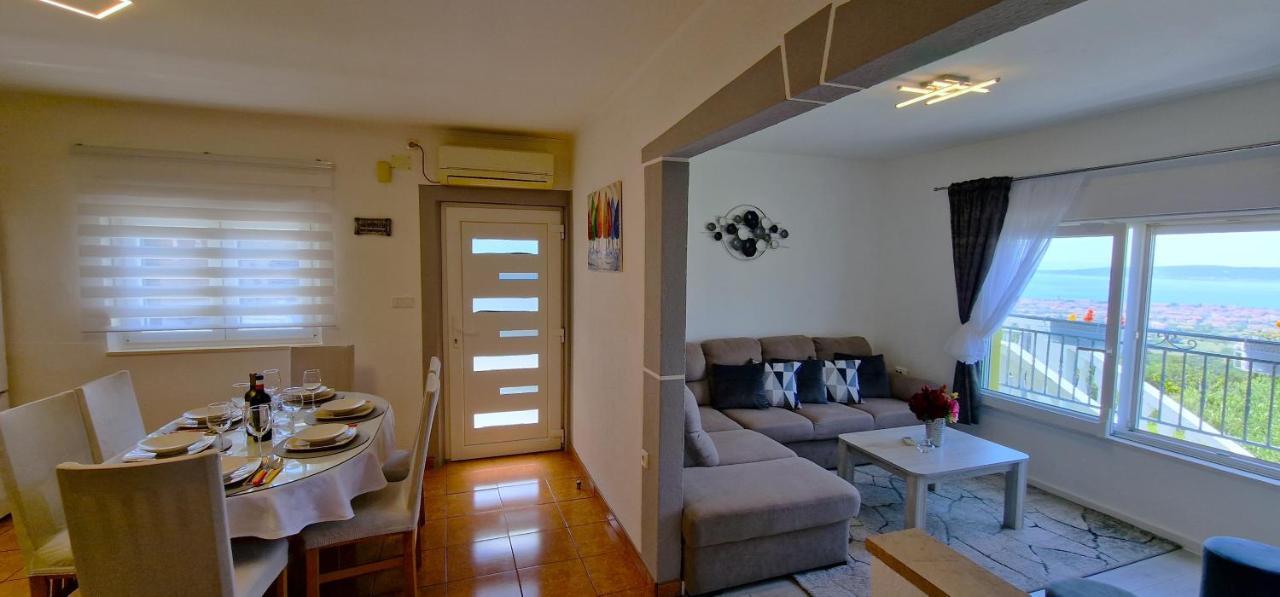 Sunny Holiday House With Pool Kaštela Εξωτερικό φωτογραφία
